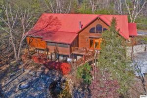 Cedar Falls log home